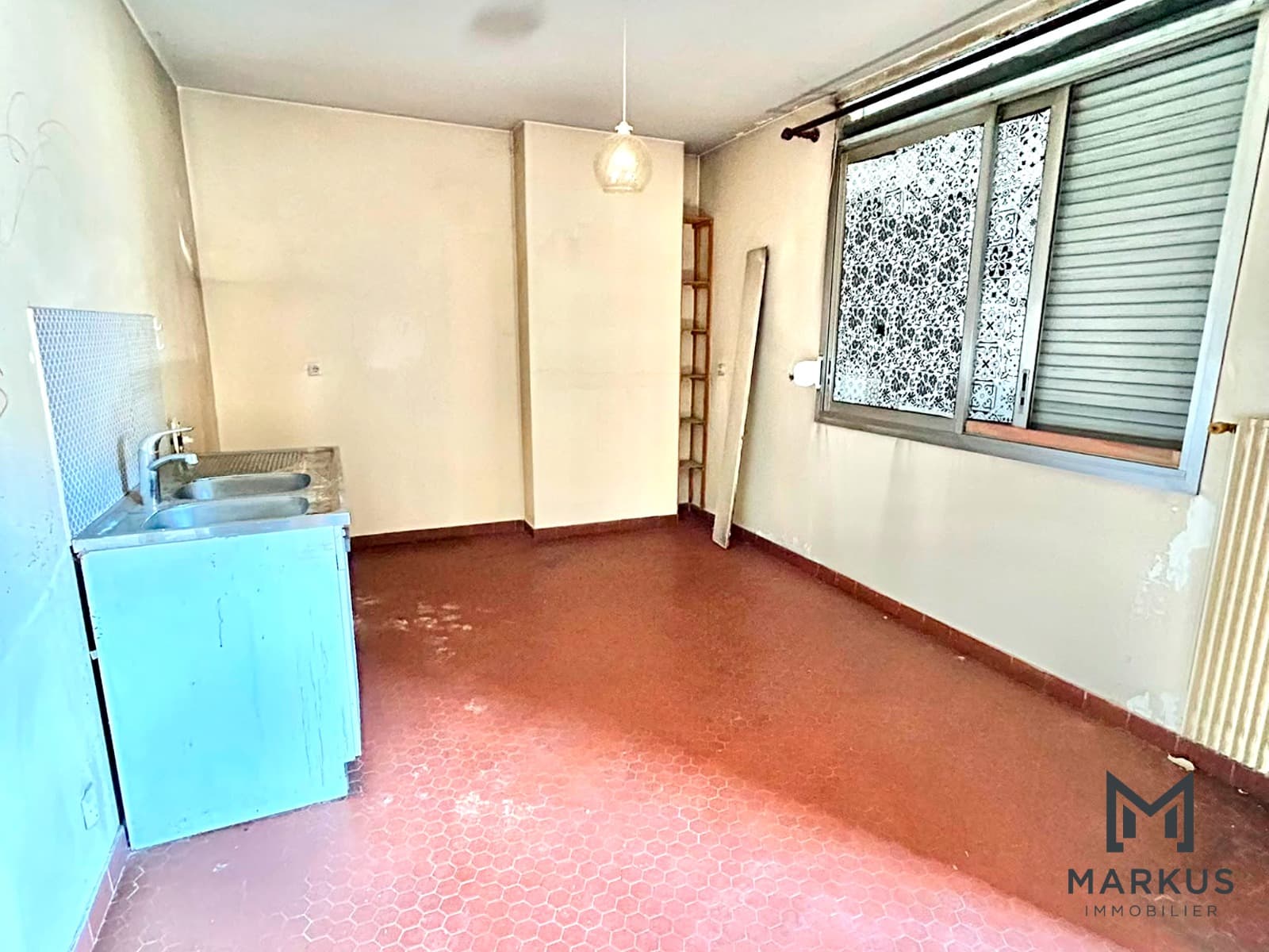 Coin cuisine du studio à vendre à Villeurbanne, quartier Tolstoï
