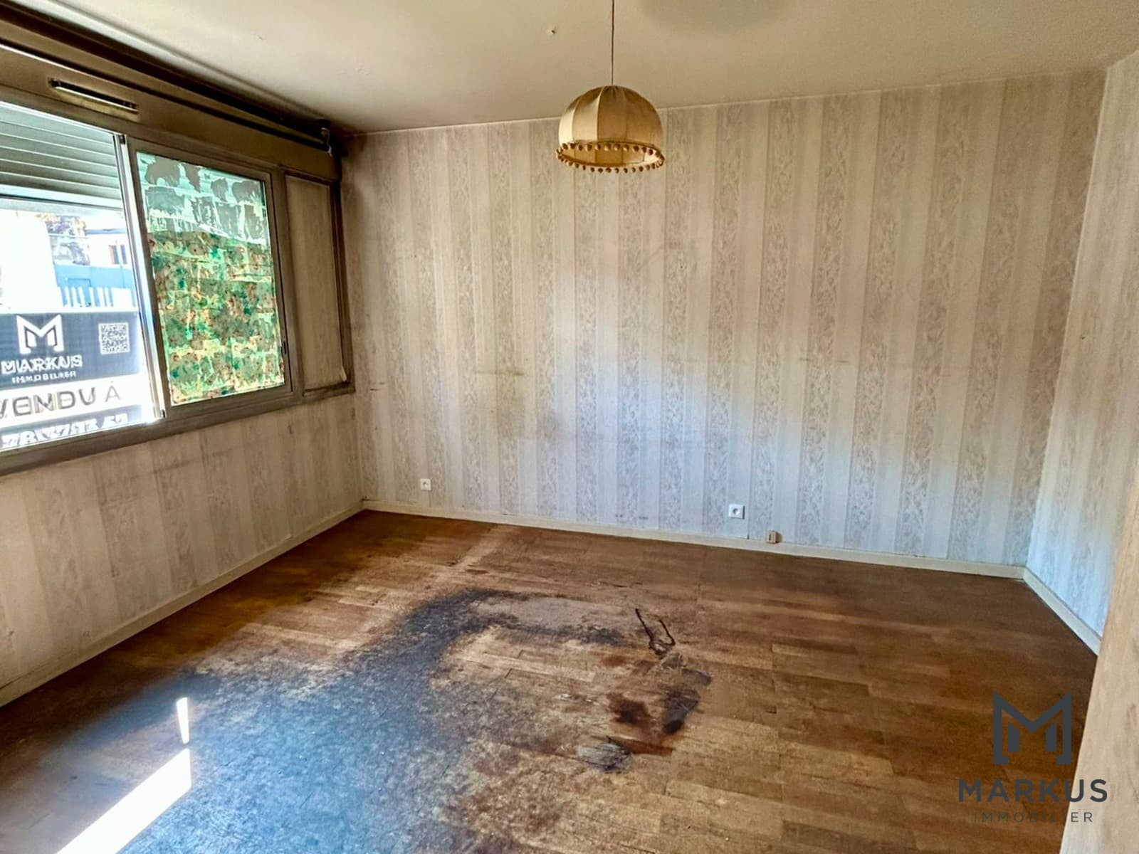 Pièce de vie du studio à vendre à Villeurbanne Tolstoï, second angle